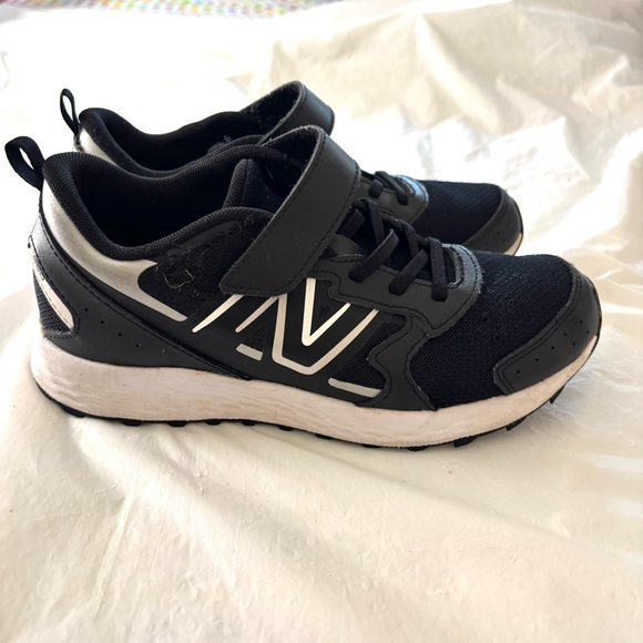 New Balance Fresh Foam Black Sneakers SZ 4.5 Youth Worn 1X - Picture 4 of 15